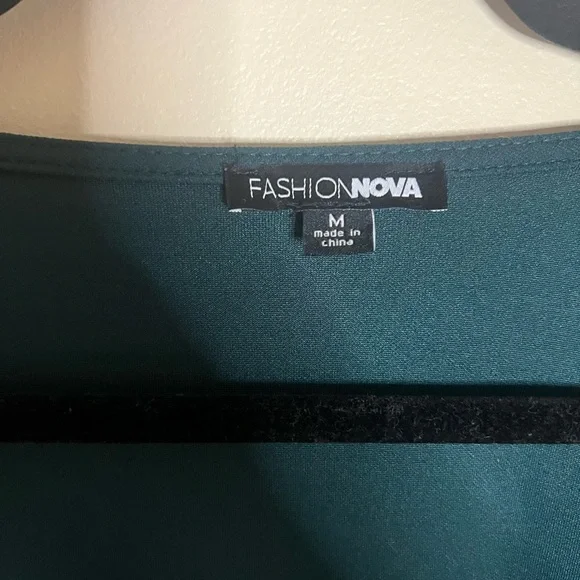 Fashion Nova The Night Has Just Begun Romper Hunter Green Size Medium - Picture 10 of 11